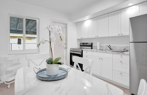 Deerfield Beach Villa | 2 Bedroom villa, 5 min to Beach, walk to Shopping, Restaurants and more