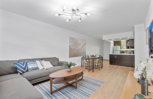 Eastern Shores Condo | 2 Bedrooms Apartment/Near the beach and plazas for shopping