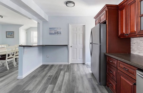 Wildwood House | 2 Blocks from the Beach! 4 bedrooms, 2 bathrooms. FAMILIES ONLY.