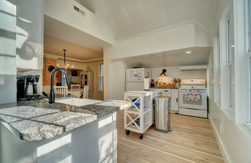 Cape Charles House | 2 Blocks to beach, Dog Friendly, Fenced Yard, Firepit, Fireplace,Renovated