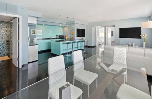 South Beach Apartment | 2 Br/2 Bth Deluxe Penthouse on Ocean Drive