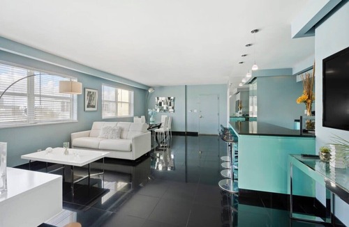South Beach Apartment | 2 Br/2 Bth Deluxe Penthouse on Ocean Drive