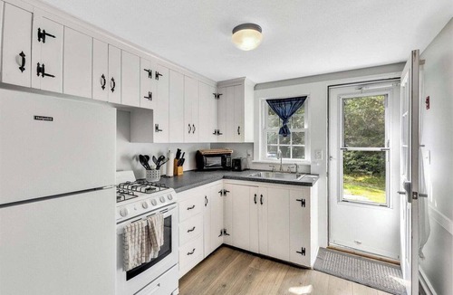 Mashpee House | 2 BR Beach House- TV, Free Wi-Fi & Free Parking