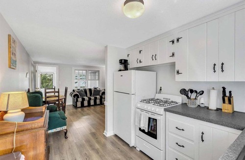 Mashpee House | 2 BR Beach House- TV, Free Wi-Fi & Free Parking
