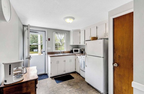 Mashpee House | 2 BR Waterfront Retreat Canoes TV Wi-fi Beach