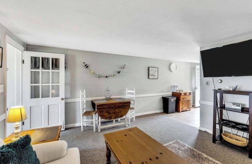 Mashpee House | 2 BR Waterfront Retreat Canoes TV Wi-fi Beach