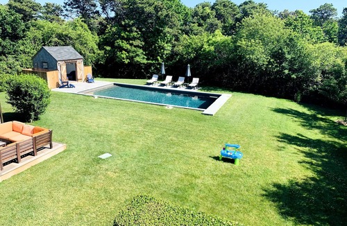 West of Town House | 2 JULY WEEK OPEN - RARE: 5BR Oasis w/Pool & 10 Bikes, Walk to Town
