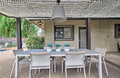 South Corals House | 2 Mi to Beach! Oakland Park Home w/Outdoor Oasis