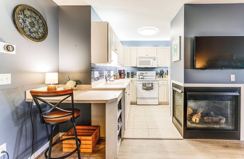 Frankford House | 2 Mi to Bethany Beach Boardwalk! Townhome w/Pool