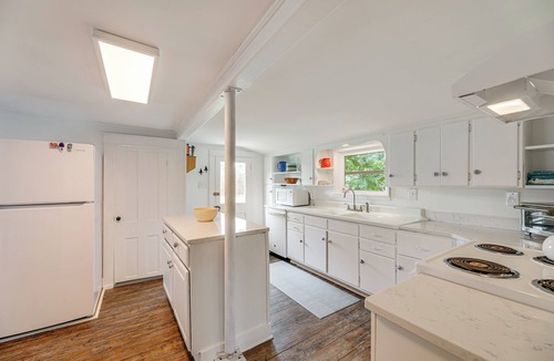 Chincoteague Cottage | 2 Mi to Downtown: Tranquil Abode in Chincoteague!