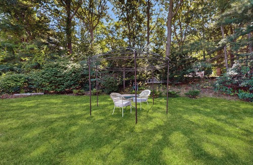 Osterville House | 2 Mi to Dowses Beach! Couples Haven in Osterville