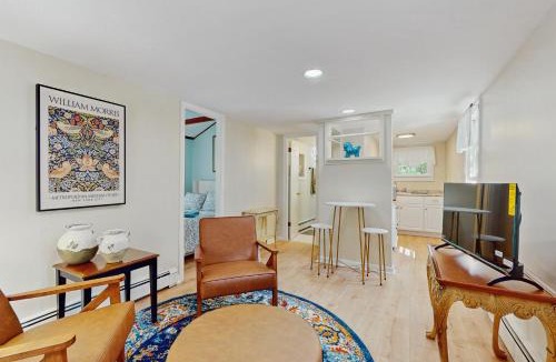 Osterville House | 2 Mi to Dowses Beach! Couples Haven in Osterville