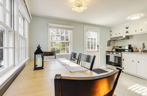 Teaticket House | 2 Mi to Main St Falmouth: Cape Cod Home