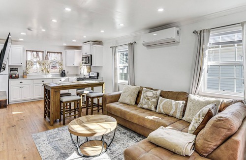Norfolk Apartment | 2 Mi to Naval Base: Walkable Norfolk Retreat