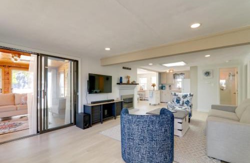 West Yarmouth House | 2 Mi to Seagull Beach: Charming Family Home