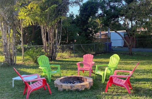 South Lake House | 2 miles from Hollywood beach and Downtown Hollywood