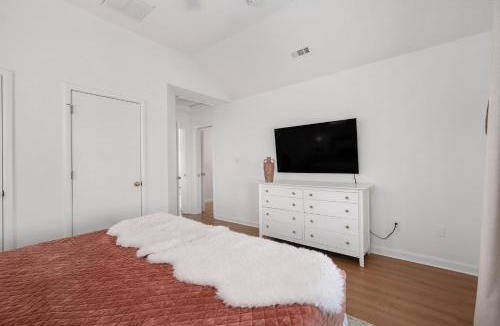 Ocean Sands House | 2 Min Walk to Beach -Ocean View-Heated Pool-Modern