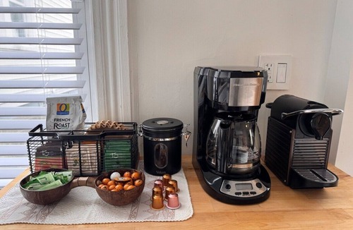 Greenville House | 2-Min Walk to NYC Bus 2-Story Home Parking