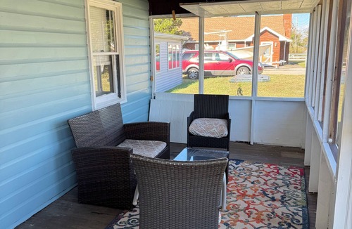 Broadkill Beach House | 2 Minute walk to the Beach. Tranquil 2-bedroom bungalow with AC/Broadkill Beach