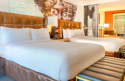 Norma Triangle Hotel | 2 Modern Pet-Friendly Sanctuary w/Rooftop Pool Lounge & Skyline Evenings