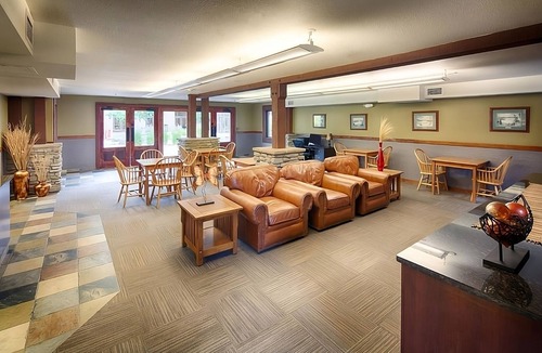 Kalispell Hotel | 2 Pet-friendly Units with Free Parking, Indoor Pool, Near Kalispell Center Mall!