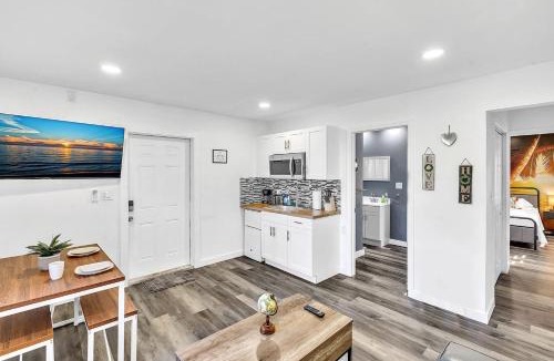 Little Ranches Apartment | 2 Queen Beds Hollywood Beach Vacation Hard Rock