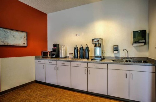Grant Creek Apartment | 2 Queen Beds|NS|Mini Fridge