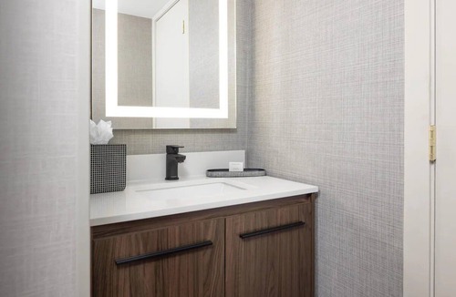 Prudential - St. Botolph Hotel | 2 Relaxing Rooms w/Free Breakfast | Steps to MBTA Prudential