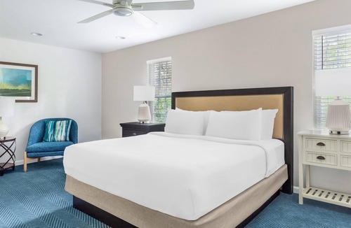 Sea Scape Hotel | 2 Scenic 3BR Suites w/Kitchen: 1.1 Miles to Kitty Hawk Beach & Nature Trails