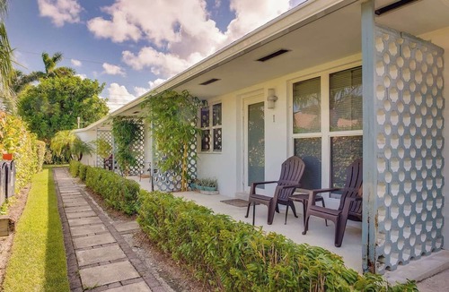 Poinsettia Heights Apartment | #2 ❤️ Spacious, Quiet, Elegant, with Full Kitchen