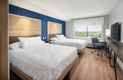 Dania Beach Hotel | 2 Spacious Units, Near Port Everglades Cruise Terminal - Breakfast Included