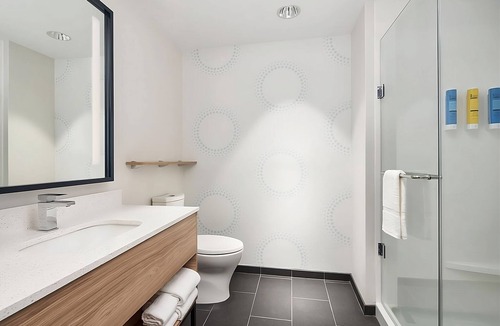 Dania Beach Hotel | 2 Spacious Units, Near Port Everglades Cruise Terminal - Breakfast Included