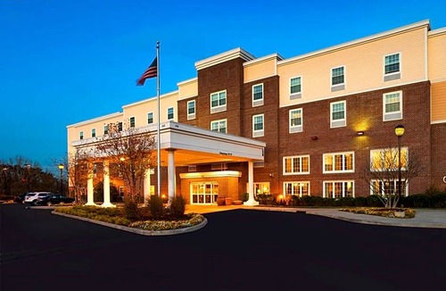 Northwest Yonkers Hotel | 2-Star Hotel ∙ Hampton Inn & Suites Yonkers