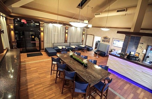 Coliseum Central Hotel | 2-Star Hotel ∙ Best Western Hampton Coliseum Inn