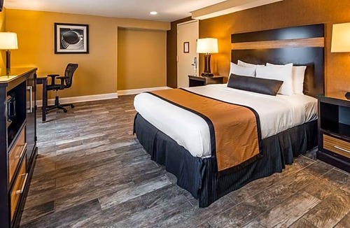 Newark Hotel | 2-Star Hotel ∙ Best Western Plus Newark Airport West
