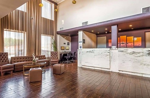 Newark Hotel | 2-Star Hotel ∙ Best Western Plus Newark Airport West