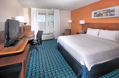 Dover Hotel | 2-Star Hotel ∙ Fairfield Inn & Suites by Marriott Dover