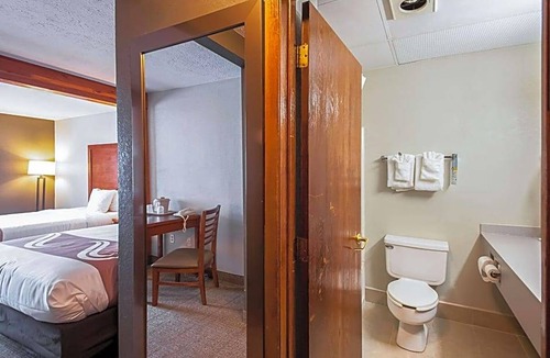 Salisbury Hotel | 2-Star Hotel ∙ Quality Inn Salisbury