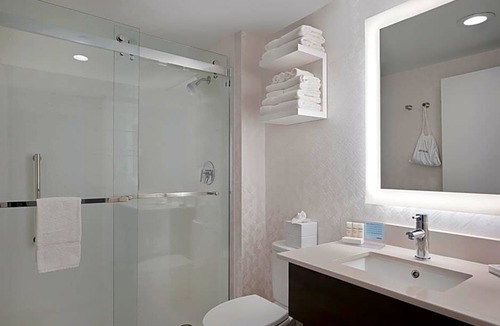 East Cambridge Hotel | 2-Star Hotel ∙ Hampton Inn by Hilton Boston/Cambridge