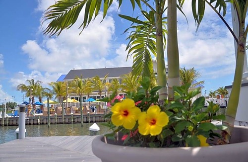 Chincoteague Hotel | 2-Star Hotel ∙ Fairfield Inn & Suites by Marriott Chincoteague Island Waterfront