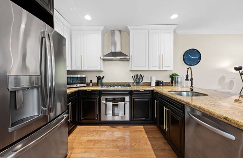 Hendricks and Venice Isles House | 2 Townhomes as 1 Mega Compound ~ Heated Splash Pool ~ 2 Jacuzzis ~ Walk to Las Olas Blvd.
