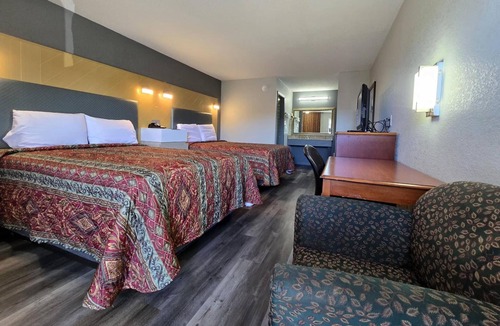 North Chesterfield Hotel | 2 Units | Quiet and Comfortable Stay near Downtown with Free Onsite Parking