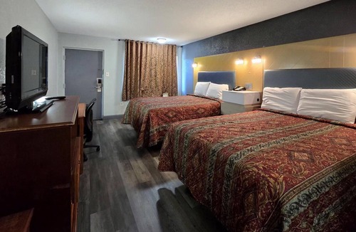 North Chesterfield Hotel | 2 Units | Quiet and Comfortable Stay near Downtown with Free Onsite Parking