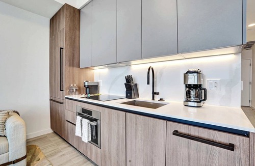 North Beach Condo | 20th Floor Urban Coastal Escape | Oceanview 1BR