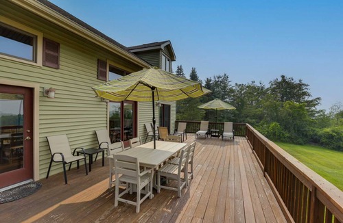 Hammondsport House | 229 m² House ∙ 5 bedrooms ∙ 8 guests