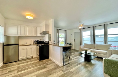 Lauderdale Beach Apartment | 2301/U2-Serene-Beachfront-1-bedroom-apt w/-AC-in-Fort-Lauderdale
