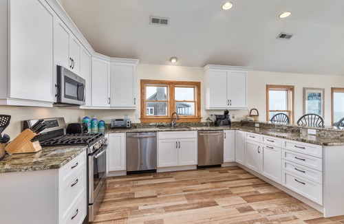 Duck House | 2440 - Solitude South - Oceanfront Duck Retreat | Sleeps 15 + Hot Tub