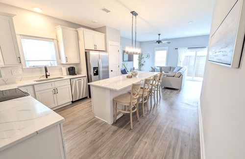 Corolla Light Condo | 25% discount for Aug and Sept. Offer short stays. Oceanside. New in '24.