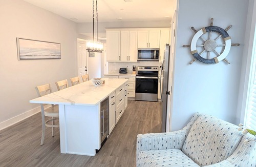 Corolla Light Condo | 25% discount for Aug and Sept. Offer short stays. Oceanside. New in '24.