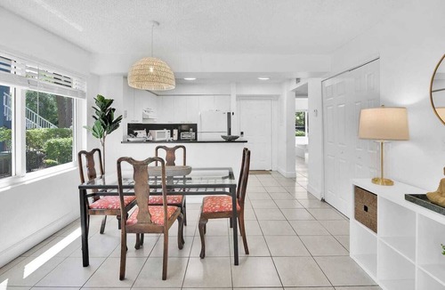 Mission Bay Apartment | 260B - Boca Retreat w/Pool, Parking, Near Evert Tennis & Shops
